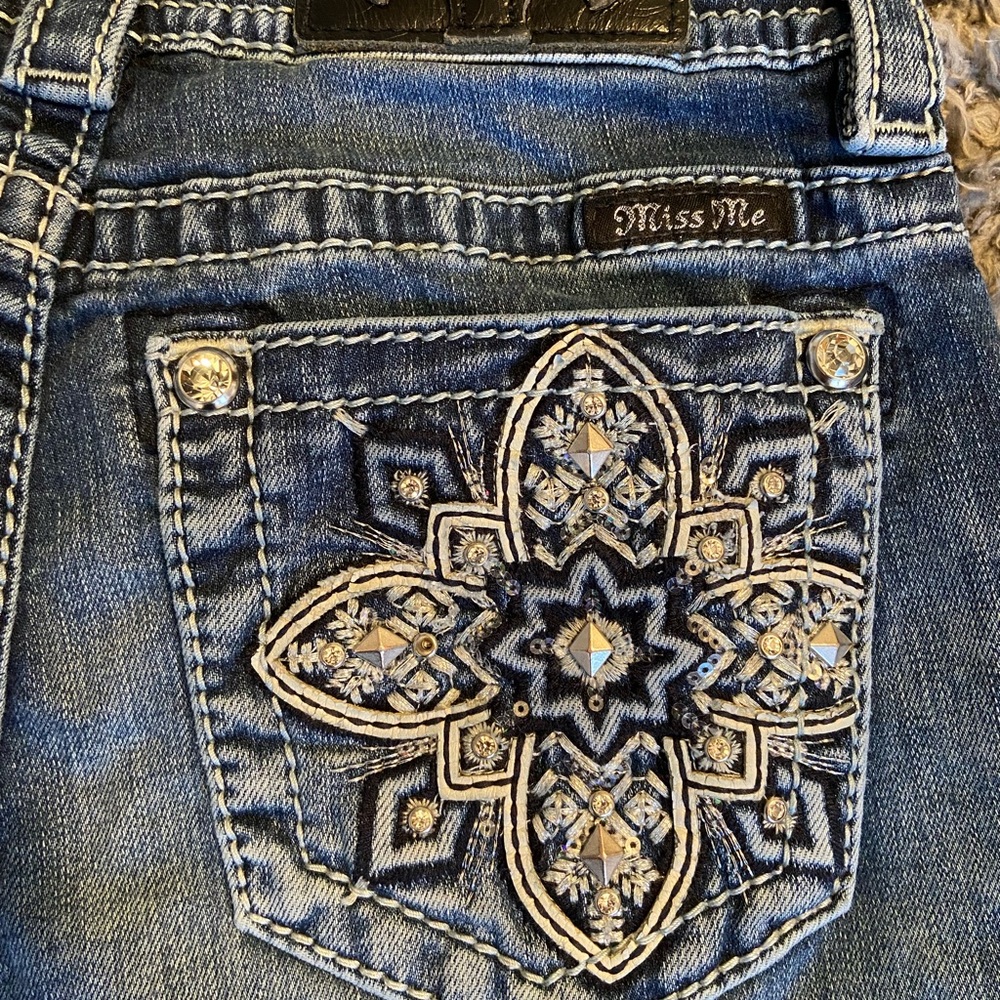 Miss Me Boot Cut Jeans Amazing Condition